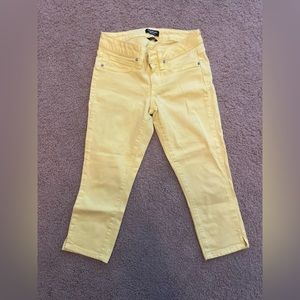 Bebe Cropped Denim in Dandelion
